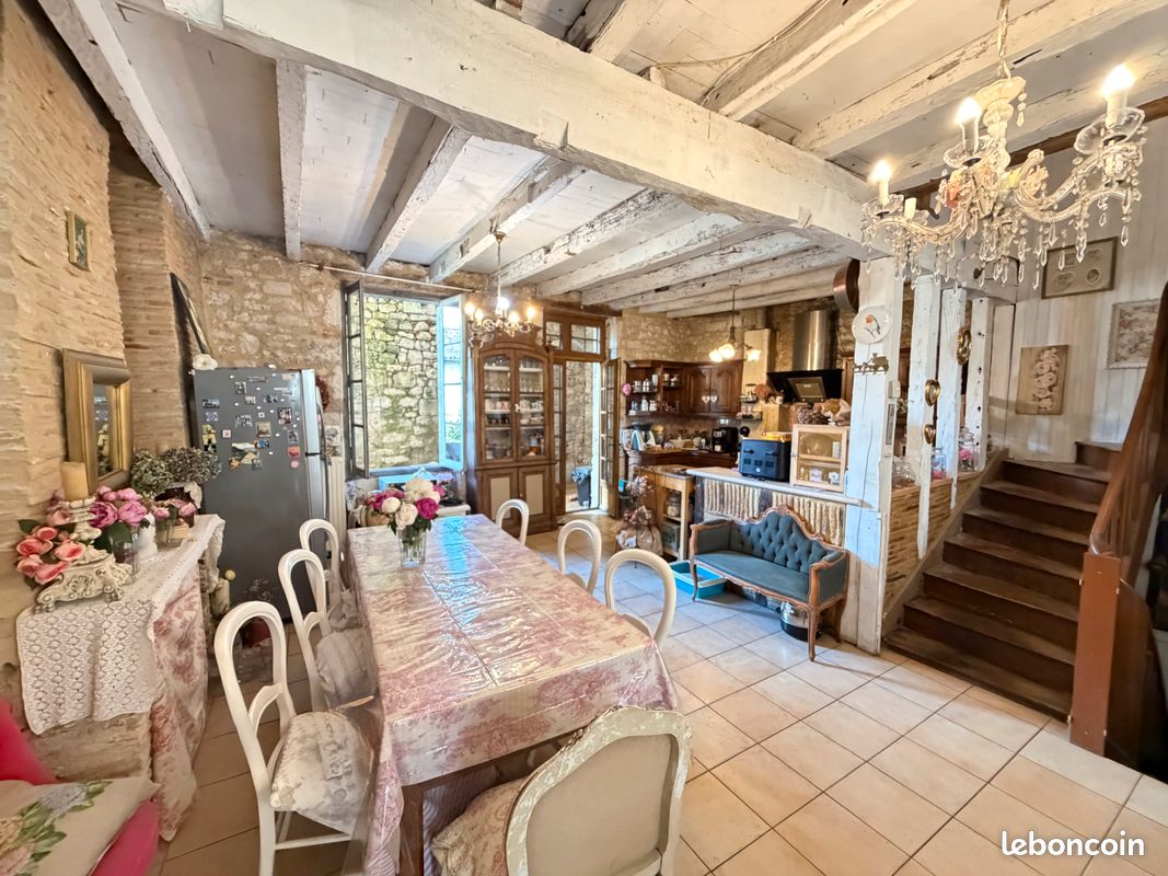 Immeuble 7 pièces 184 m² · à Issigeac · 184 m² · 200 000 €