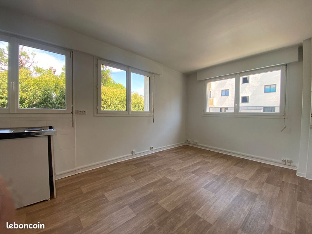 Appartement 1 pièce 20 m² · à Saint-Cyr-l'École · 20 m² · 672 €