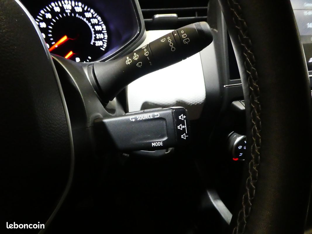 Renault CLIO V 1.0 TCE 90CH LIMITED -21N (image 15)