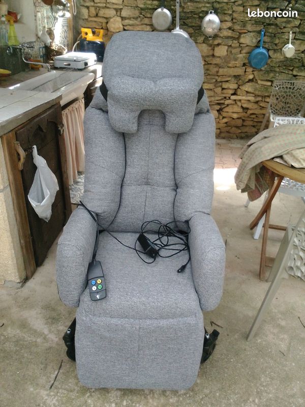 Fauteuil SUR roulette (image 1)