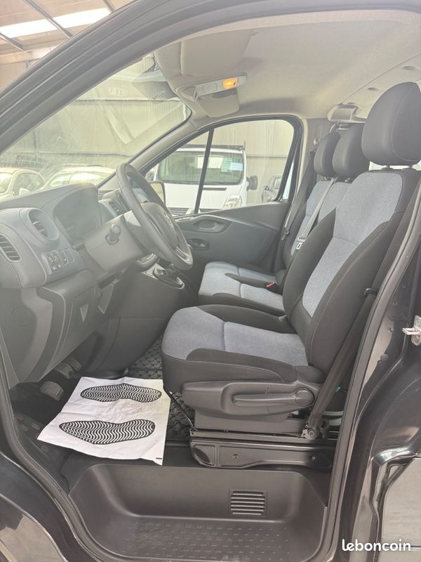 Opel VIVARO 1.6cdti 120 6 places double cabine 1ere main tres propre faible kilometrage (image 9)
