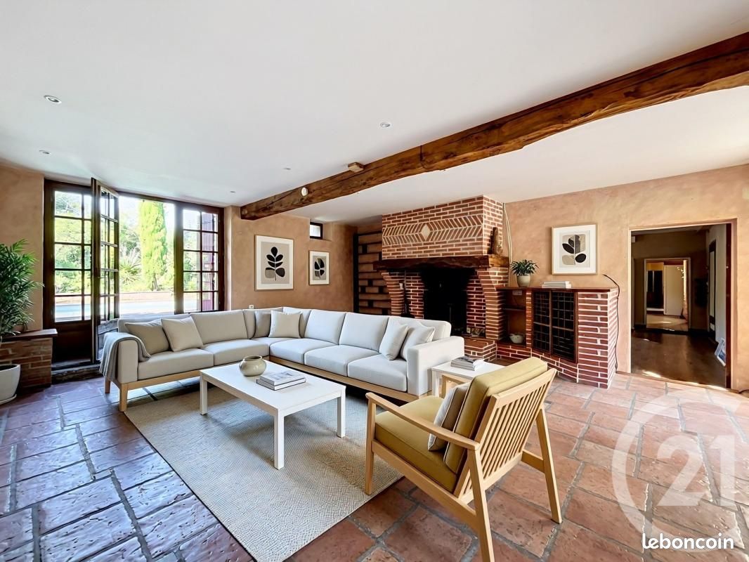 Maison 10 pièces 390 m² · à Lavaur · 390 m² · 585 000 €