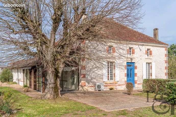 Propriété 10 pièces 264 m²