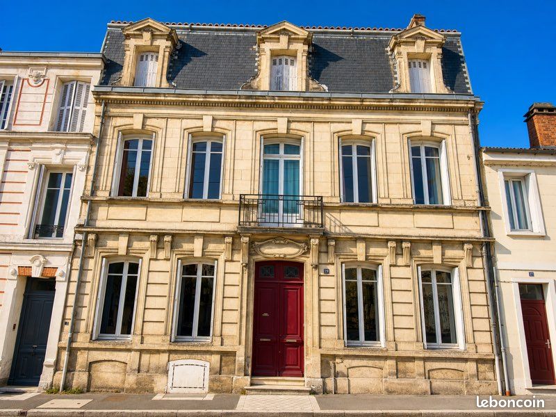 Maison 10 pièces 280 m² · à Angoulême · 280 m² · 475 000 €