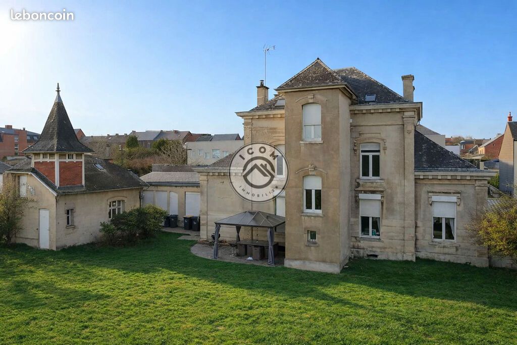 Maison 10 pièces 240 m² · à Hautmont · 240 m² · 235 000 €