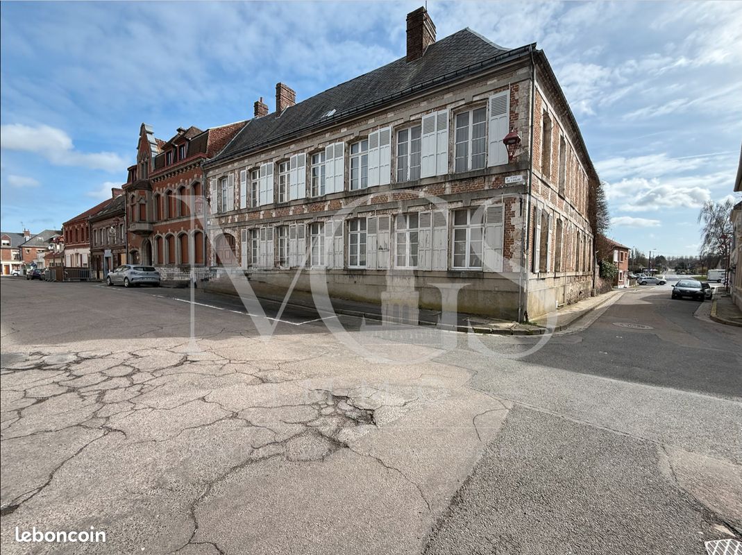 Maison 10 pièces 438 m² · à Doullens · 438 m² · 189 000 €