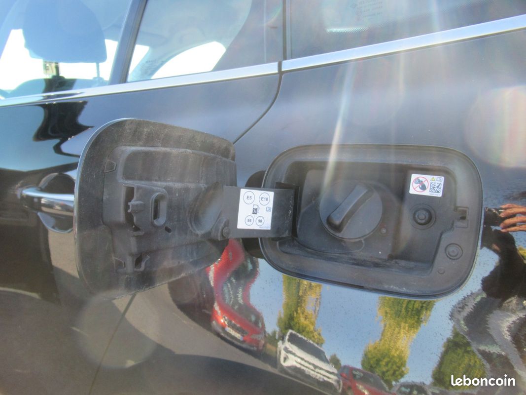 Renault Megane ESTATE E-TECH PLUG-IN HYBRID 160 CV Evolution (image 25)