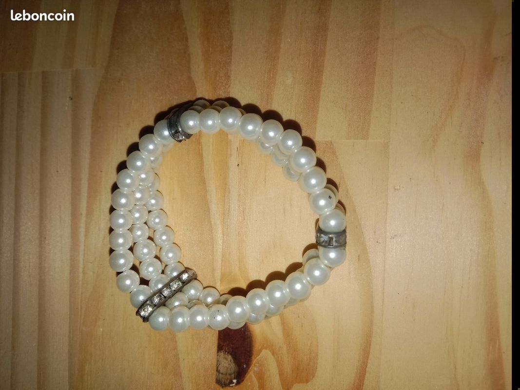 Bracelet (image 1)