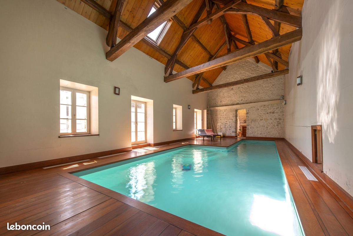 Maison 8 pièces 289 m² · à Boësses · 289 m² · 292 000 €