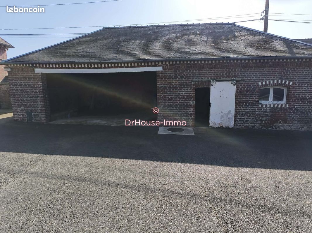 Local commercial 2 pièces 79 m² · à Champien · 79 m² · 24 000 €