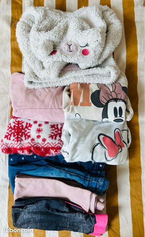 Lot De 8 Vêtements Pour Fille Taille 5-6 Ans - Multicouleurs - Occasion En Très Bon état