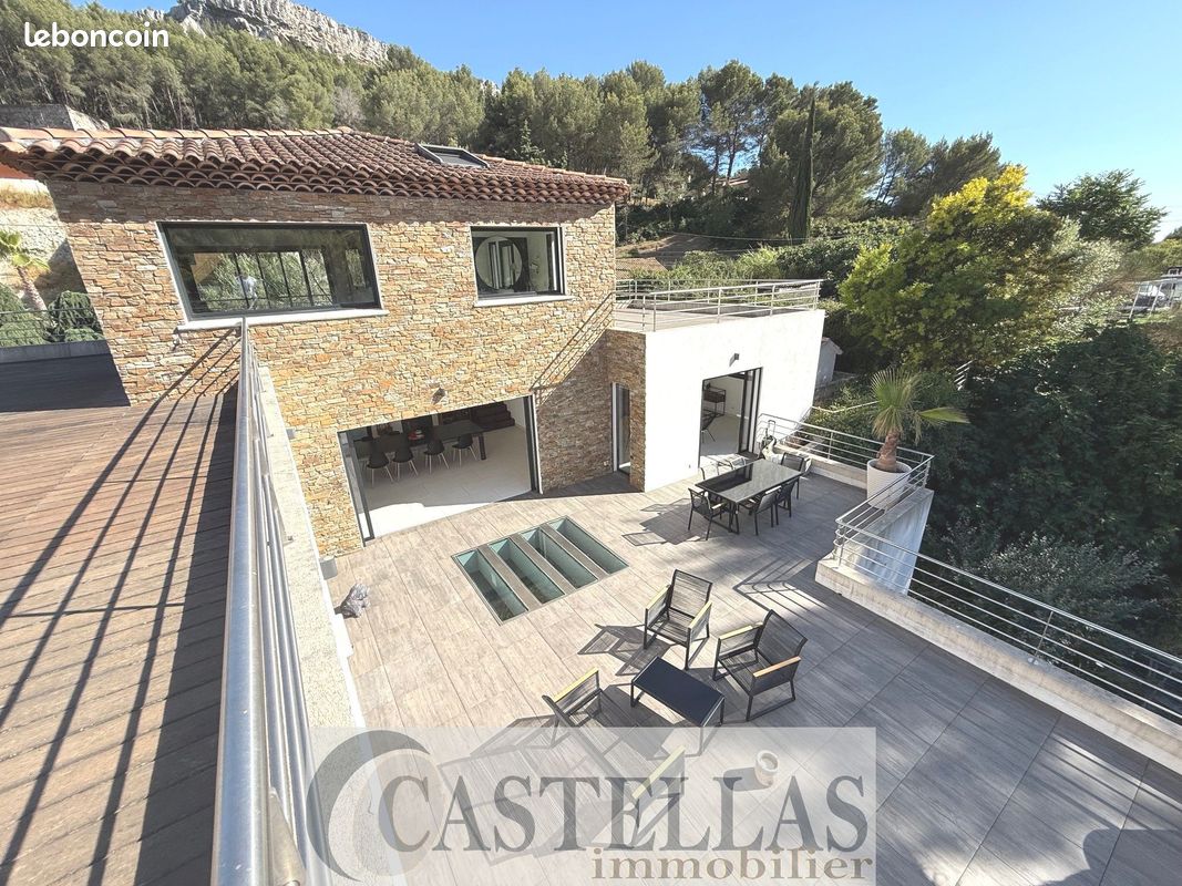 Maison 5 pièces 184 m² · à Roquefort-la-Bédoule · 184 m² · 898 000 €