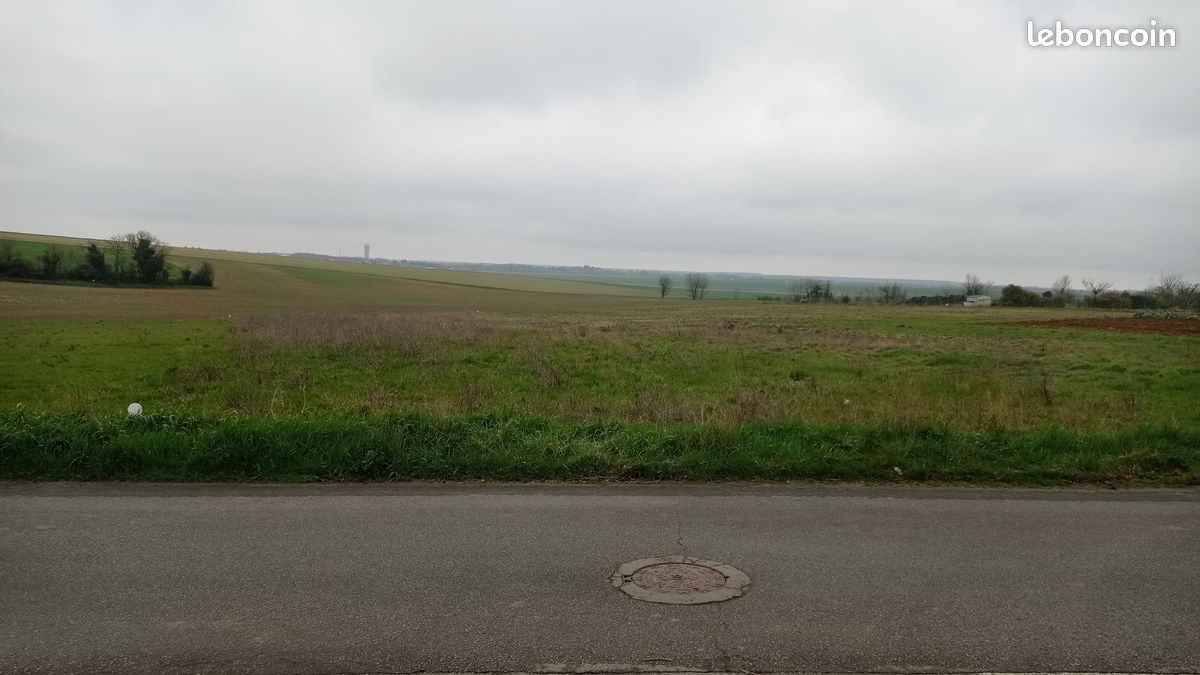 Terrain constructible · à Frozes · 57 000 €