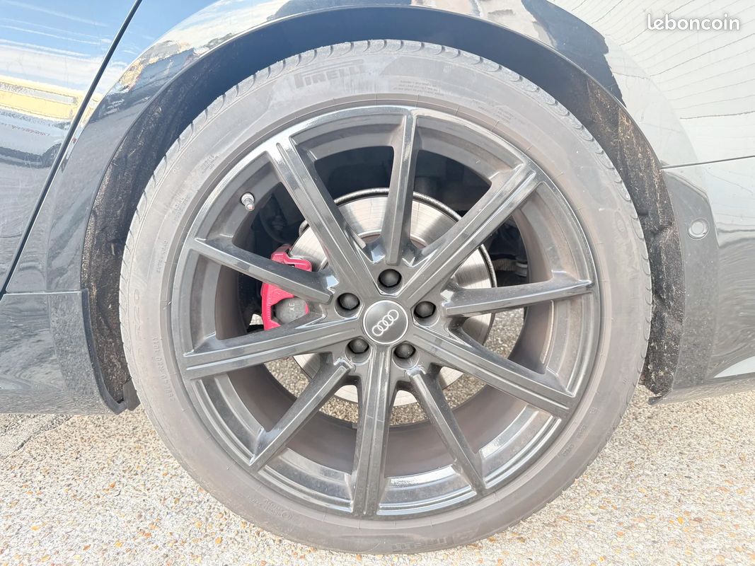 AUDI A7 Sportback 55 TFSIe 367ch Stronic BVA7 Quattro Competition / VOLANT CARBON LED & PACK CARBON / CIEL ETOILÉ (image 16)
