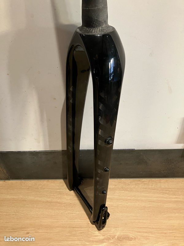 Fourche Carbone Rigide Conique Pour Vélo Gravel/route - Axe 12x100 Mm - Neuf