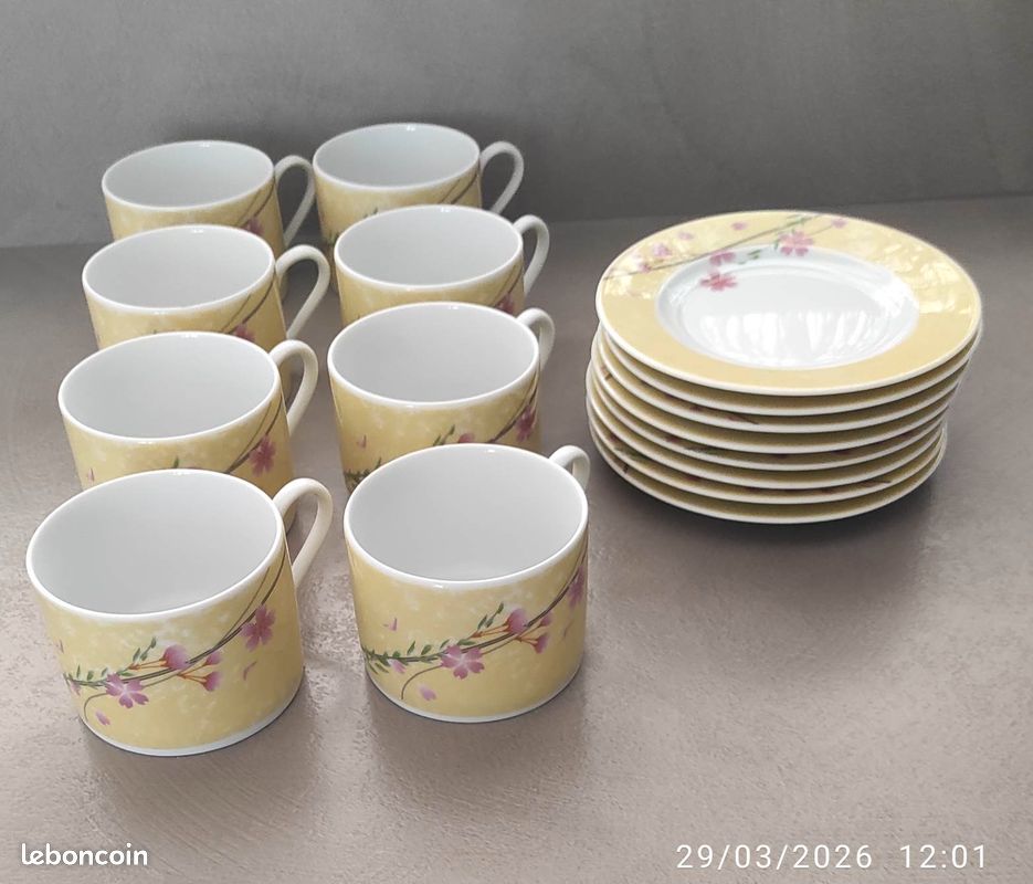 Service à thé en porcelaine (image 1)