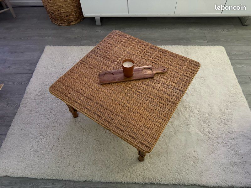 Table basse en rotin (image 1)