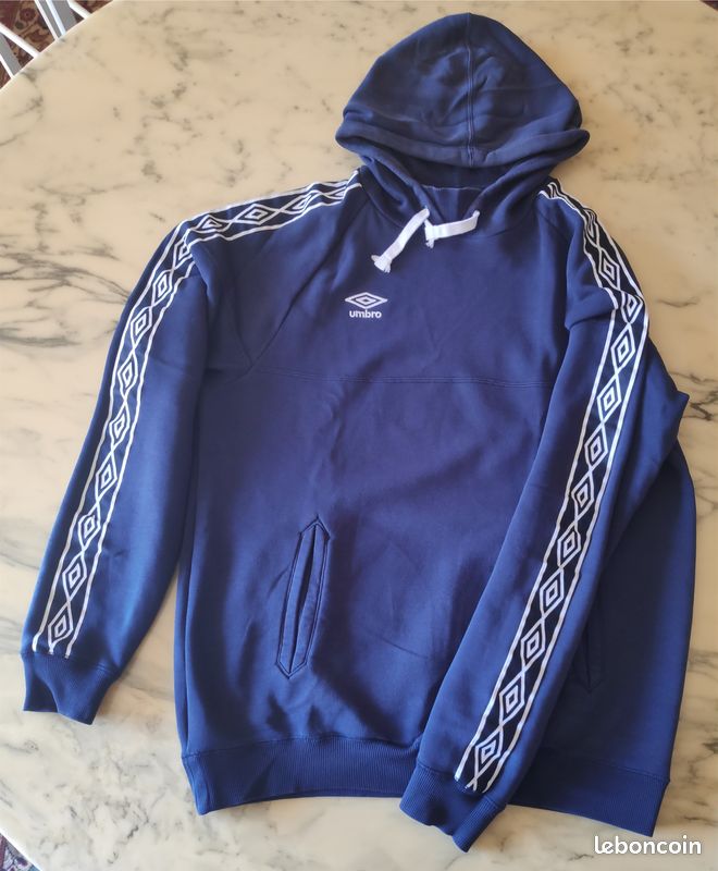 Sweat à capuche Umbro taille L (image 3)