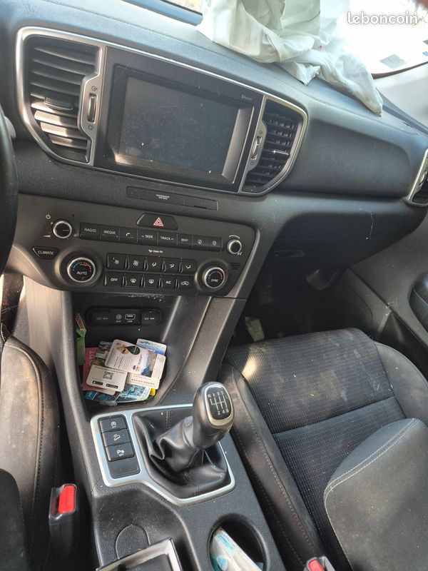 Kia Sportage IV 1,7L CRDI annee 2018 pour pièces (image 2)