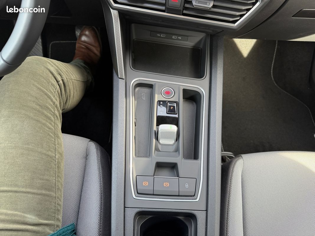 SEAT Leon 1.5 eTSI Hybrid 115 DSG7 Copa (image 12)