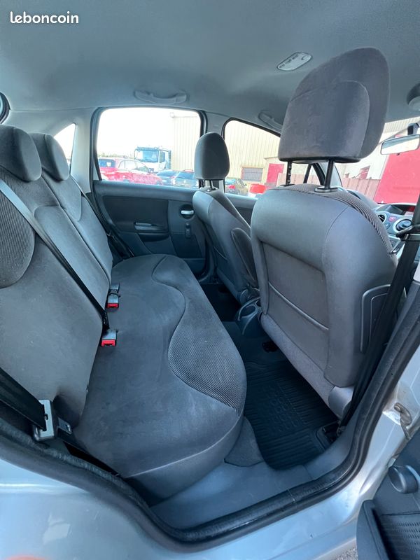 Citroën C3 Phase 2 1.4 HDI 70 Ch 4 Cv Confort Clim (image 4)