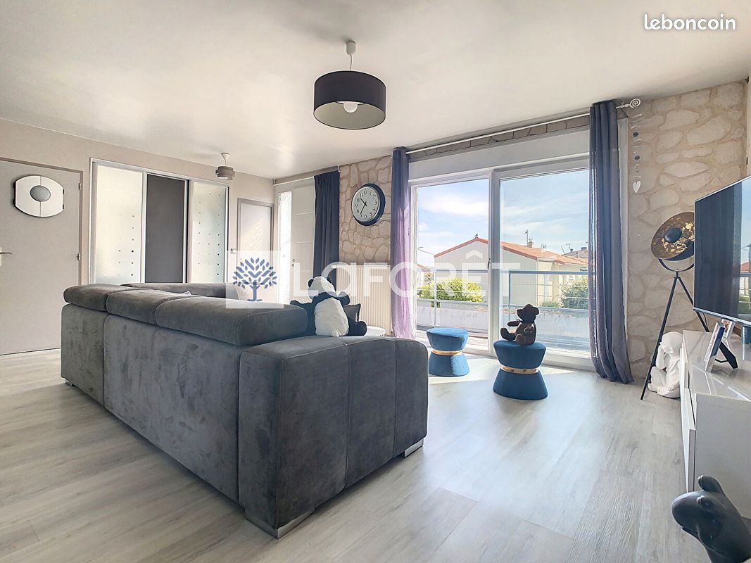 Pavillon 6 pièces 87 m² - Thouars 79100 (image principale 10)