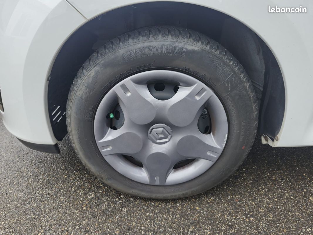 Renault TWINGO II 1.2 75ch - Purple (image 10)