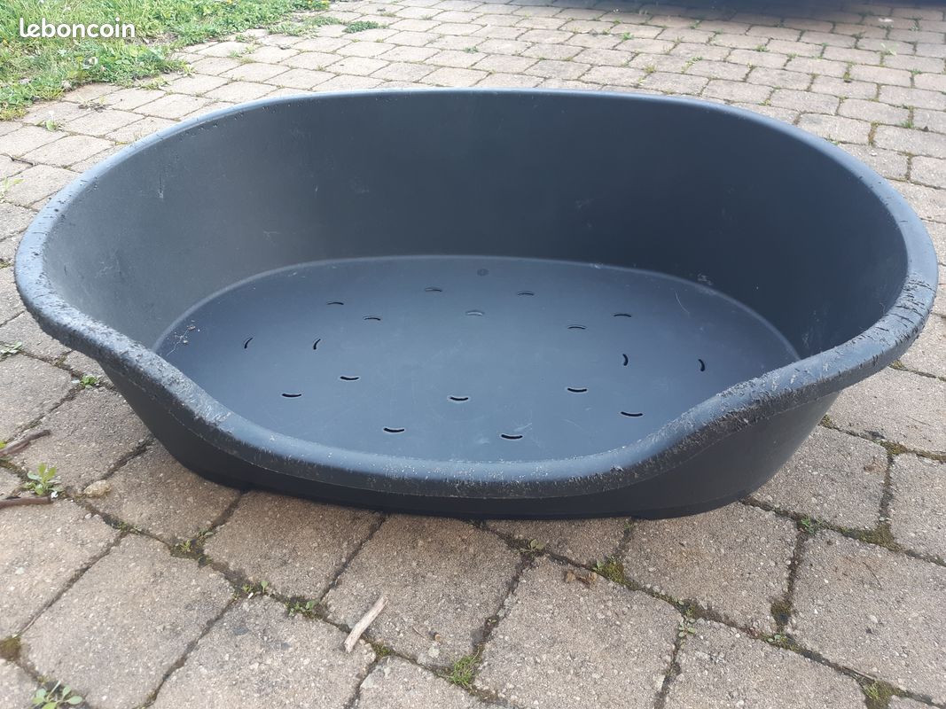 Panier chien plastique (image 1)
