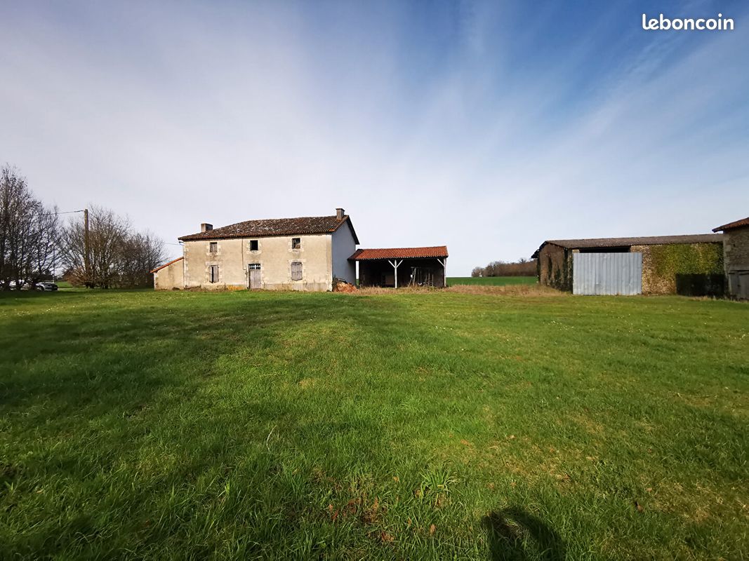 Maison 5 pièces 135 m² · à Blanzay · 135 m² · 118 000 €
