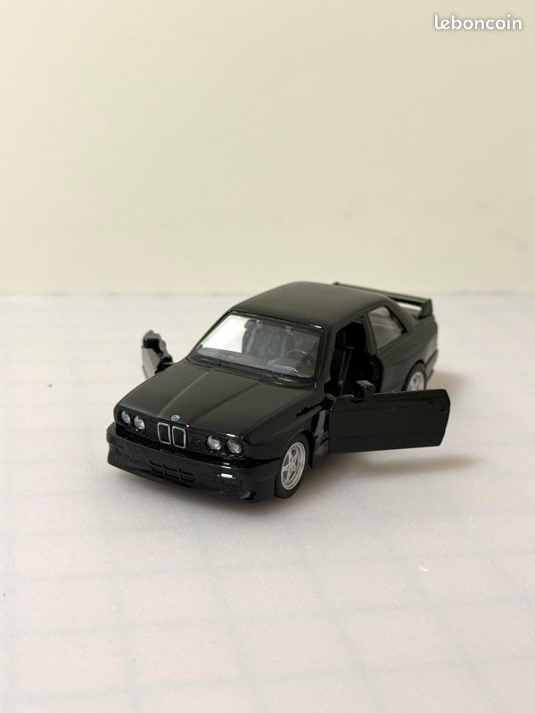 Voiture miniature 1/36 BMW M3 (image 1)