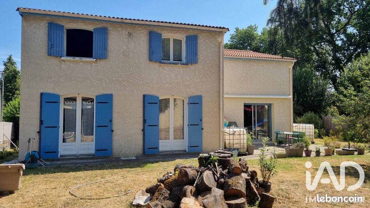 Maison 8 pièces 187 m² · à Jonzac · 187 m² · 257 000 €