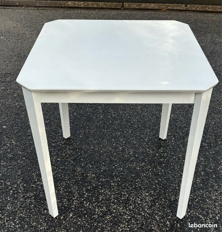 Table bois blanc (image 1)