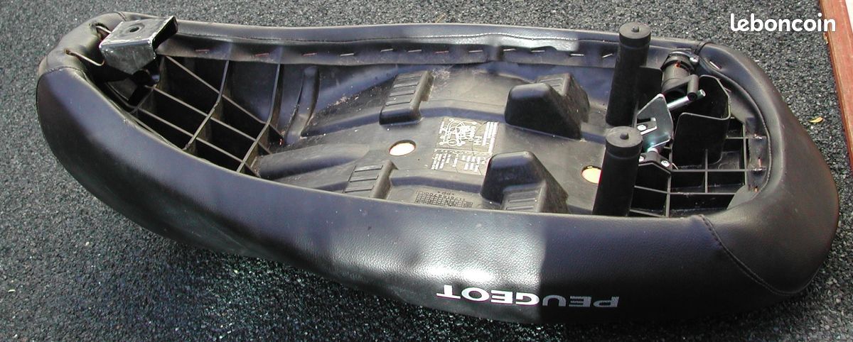 Selle PEUGEOT LUDIX 50 2003-2005 référence constructeur 1176152700 (image 3)