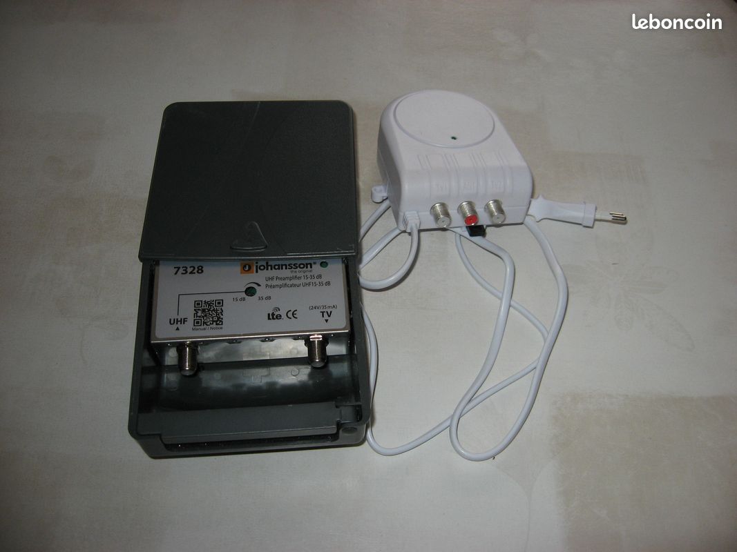 Antenne TV + mat et fixations + amplis (image 2)