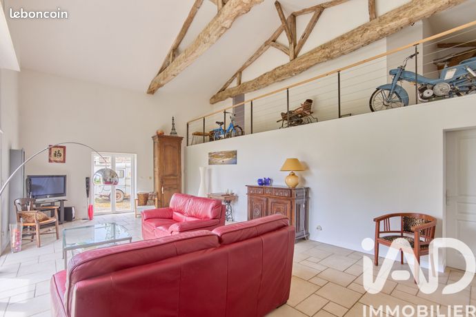 Maison 7 pièces 220 m²