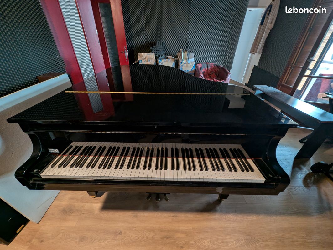 PIANO YAMAHA C3 studio (image 1)