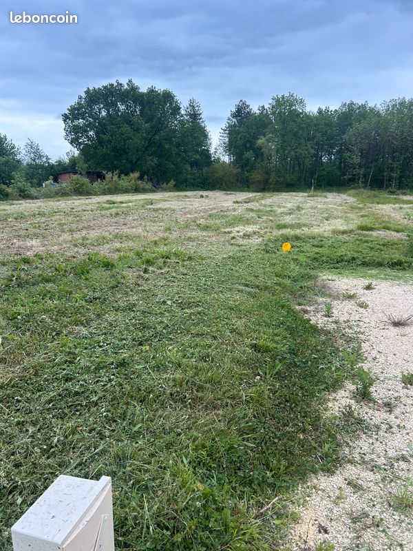 Terrain viabilisé 1200m2 · à Villematier · 89 000 €