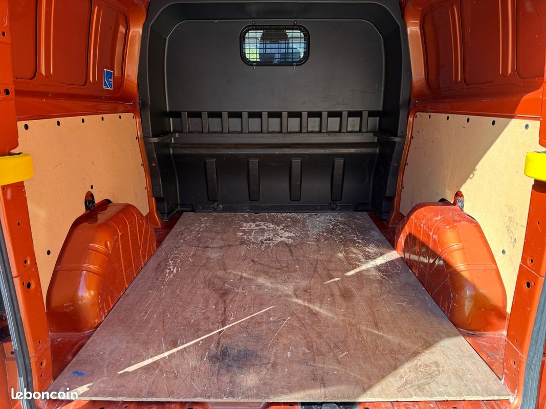 Ford transit custom l2h1 2.0 ecoblue 130 limited bva garantie 12 mois (image 27)