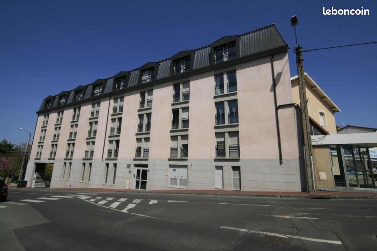 Appartement 4 pièces 82 m² · à Riom · 82 m² · 790 €/mois