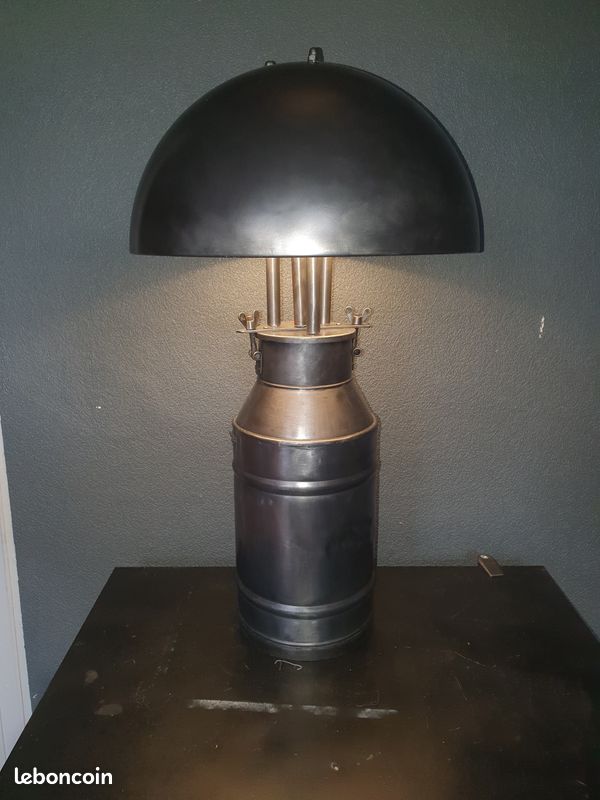 lampe; bidon huile; vintage; déco; LABO