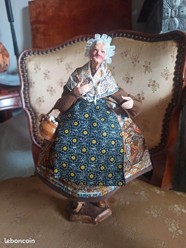 Santon de Provence traditionnel " La porteuse d'escargots" (image 1)