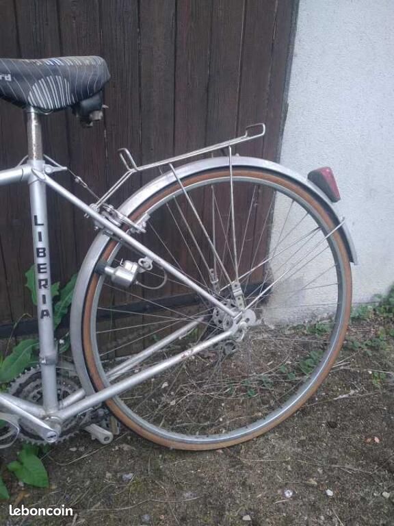 Vieux vélo de course CycLeman devenu fixie sur Le Vélo