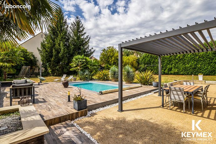 Maison 7 pièces 252 m²