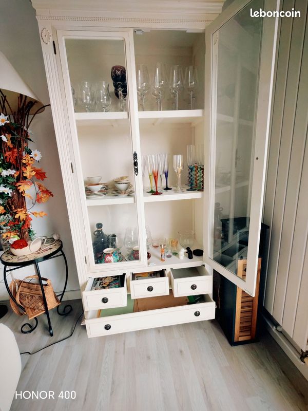 Vitrine (image 2)