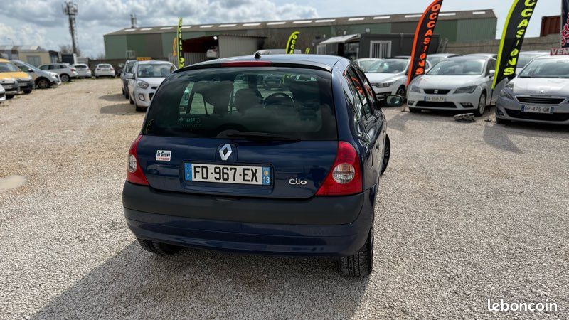 RENAULT CLIO II 1.6i 110CH LUXE PRIVILÈGE (image 10)