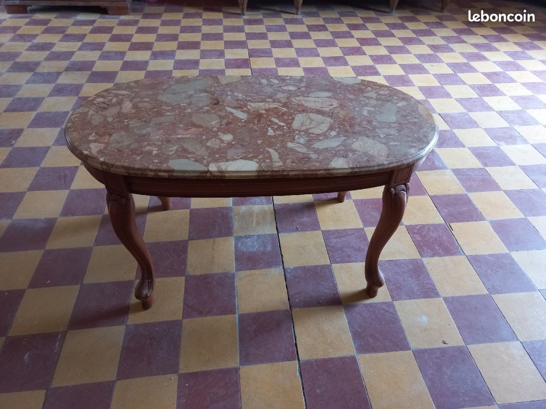 Table basse avec marbre rosé (image 1)