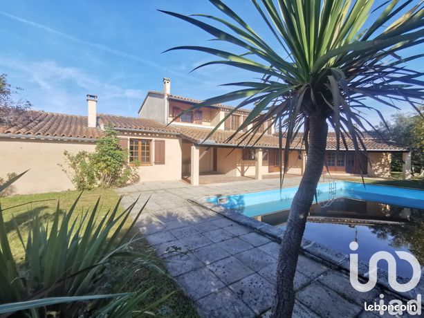 Villa 6 pièces 196 m²