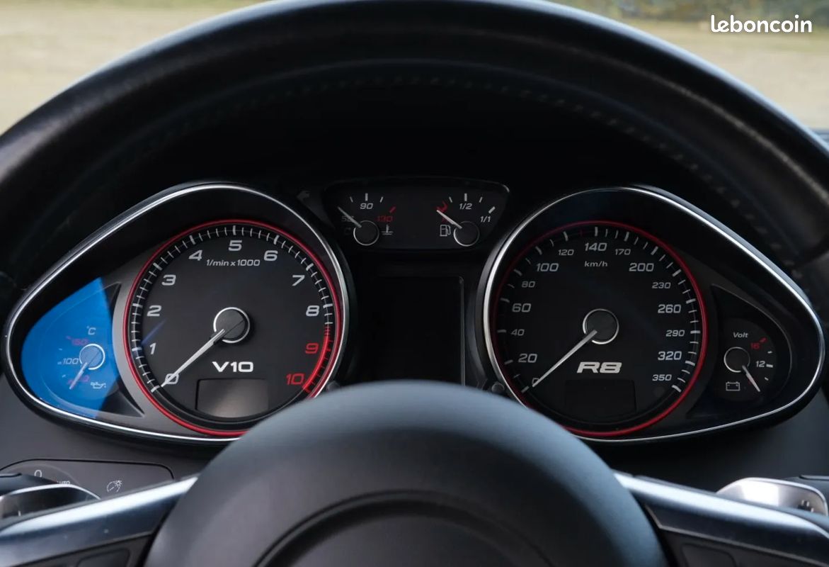 Audi R8 5.2 V10 FSI 525ch R tronic 6 - Suivi d'entretien / HiFi Bang&Olufsen / Caméra de recul / Pack Carbone / Maintien de charge (image 11)