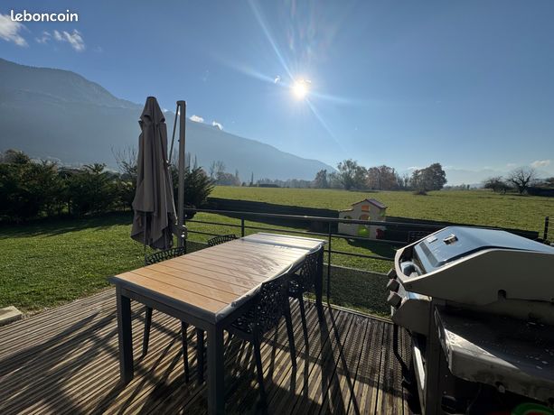 Duplex T4 lumineux avec jardin et garage double