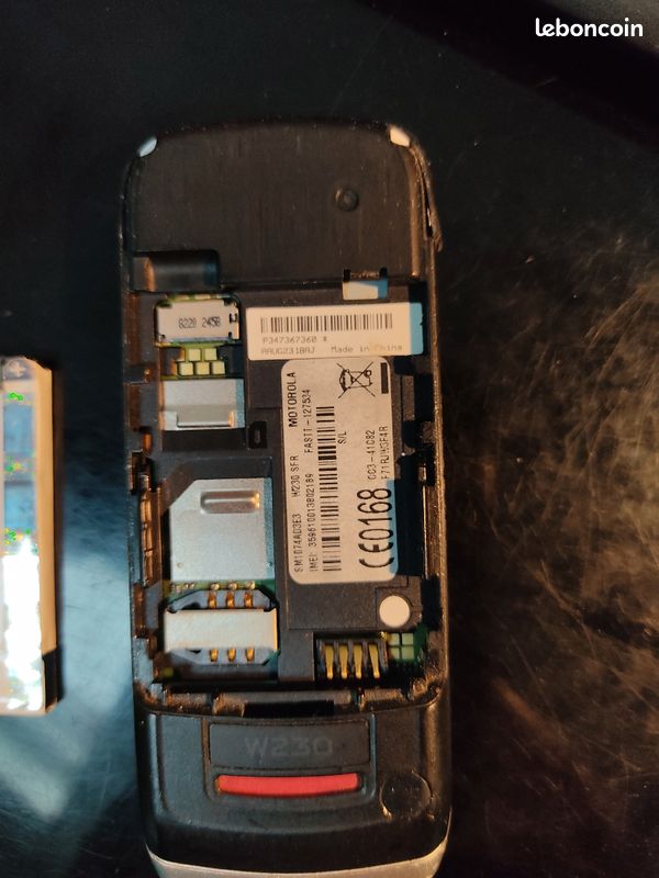 Mobile Motorola W230 (image 4)